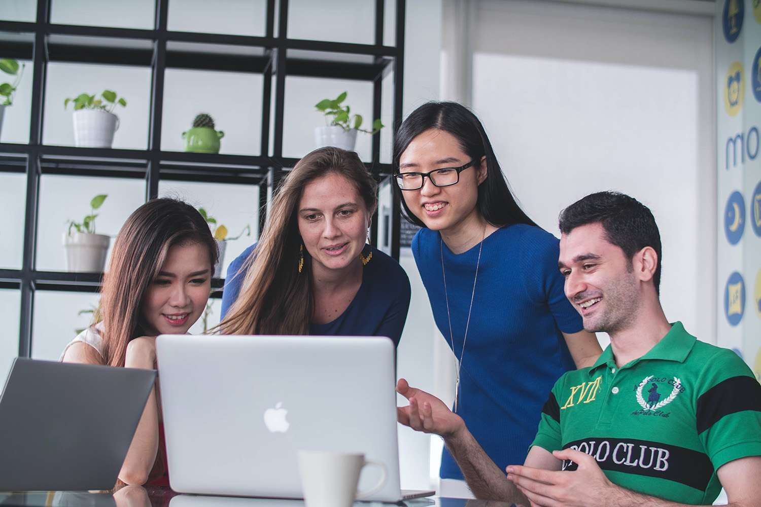 Foreign-language translation services: Corporate Video Dubbing and voiceovers