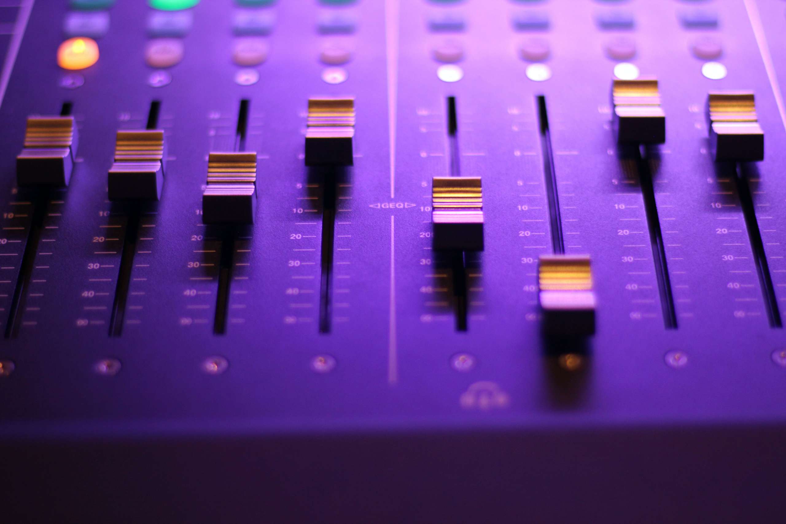 Spanish Voiceover and Video Dubbing Services: What Does Your Content Need?